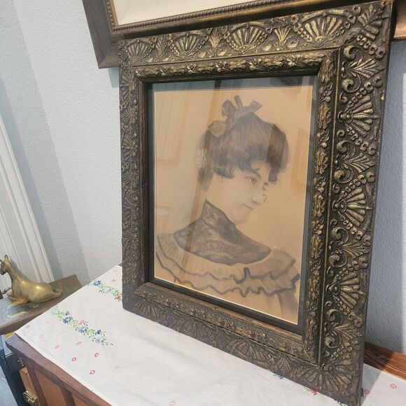 Vintage or Antique Portrait of a women muted pallet in ornate frame & Matted - Picture 4 of 16
